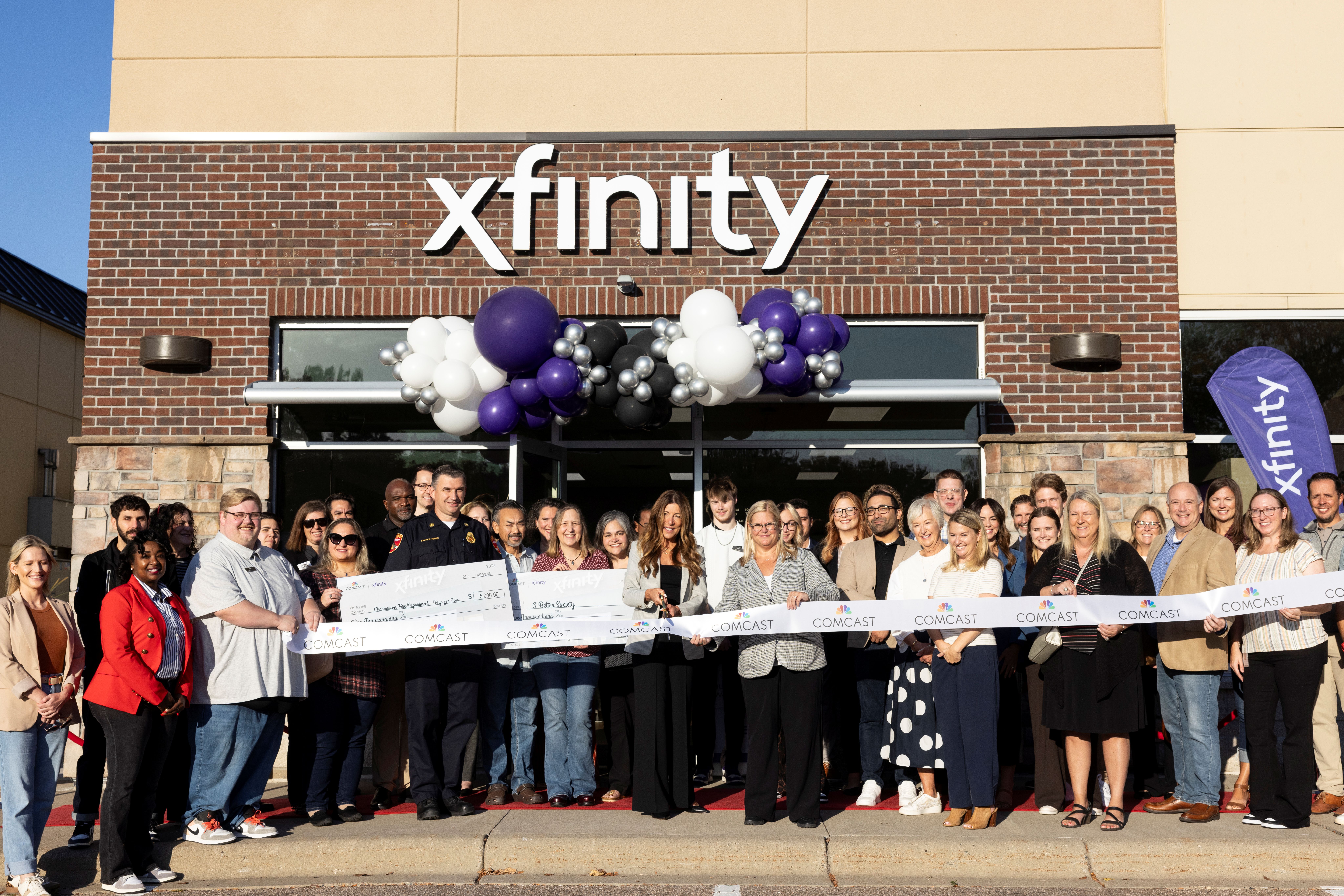 Xfinity Opens New Chanhassen Store as Comcast Expands Local Network